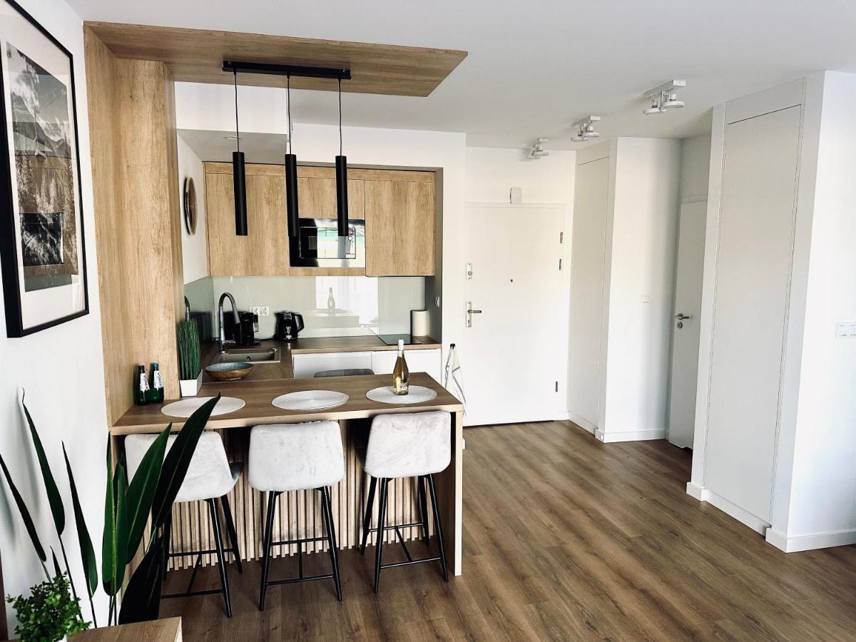 Mountain Shine - Apartment, Spa And Parking Zakopane Bagian luar foto