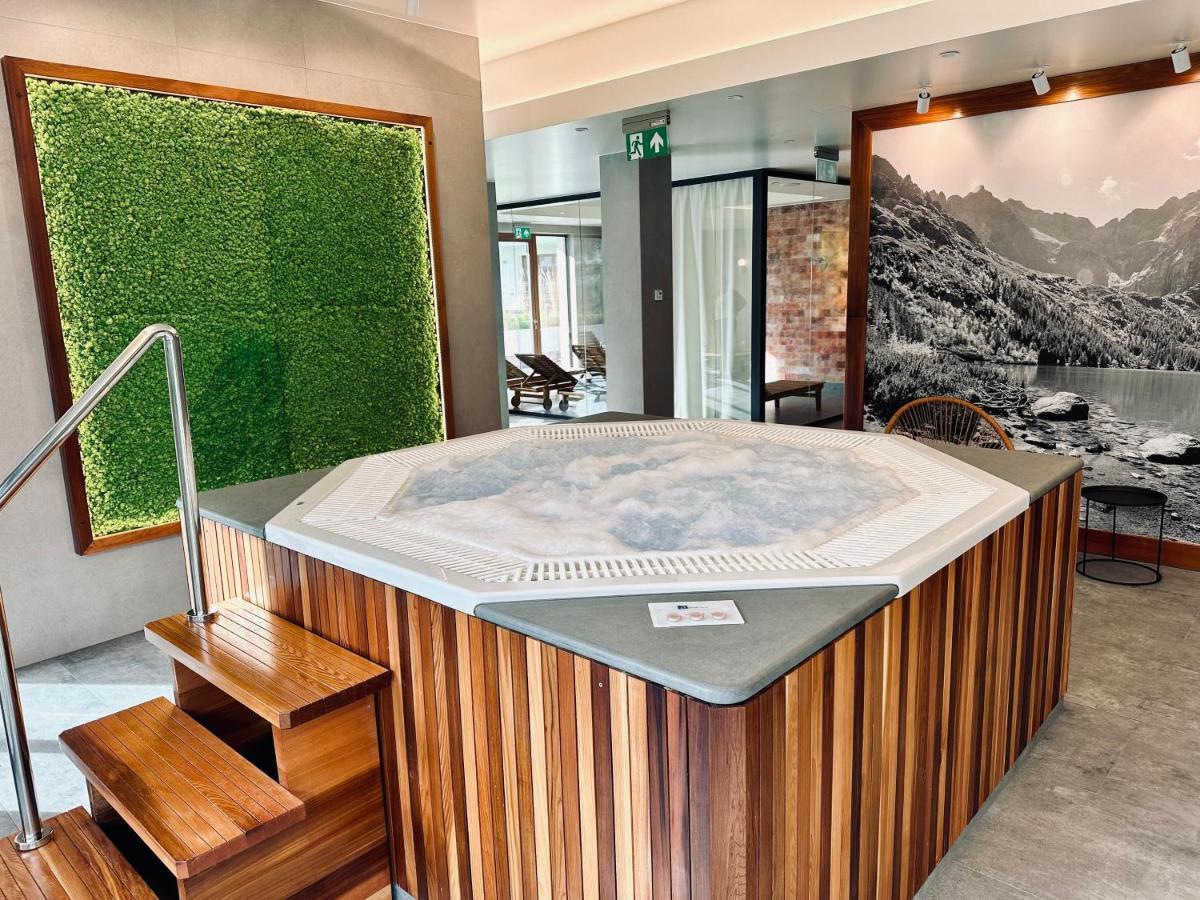 Mountain Shine - Apartment, Spa And Parking Zakopane Bagian luar foto
