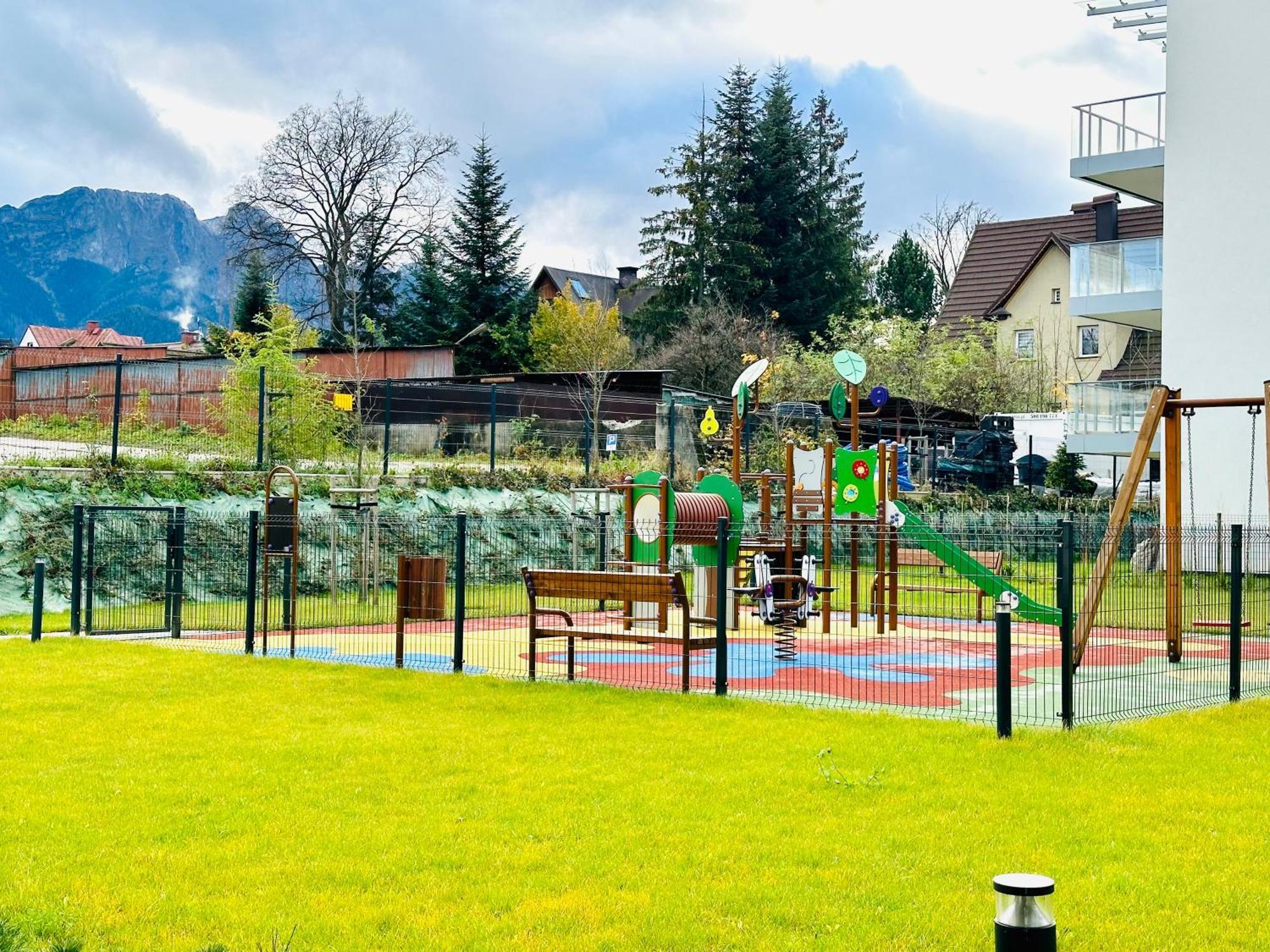 Mountain Shine - Apartment, Spa And Parking Zakopane Bagian luar foto