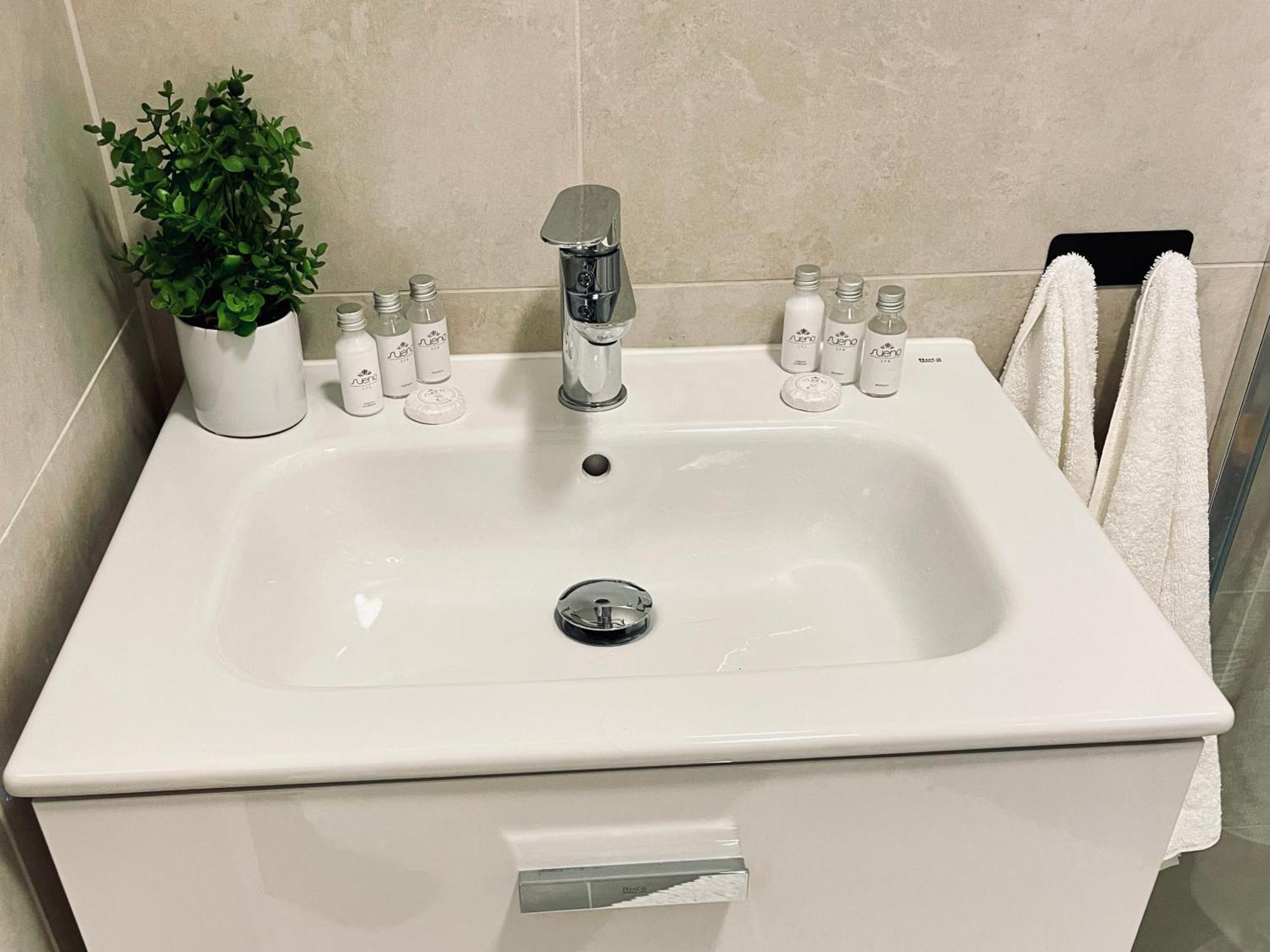 Mountain Shine - Apartment, Spa And Parking Zakopane Bagian luar foto